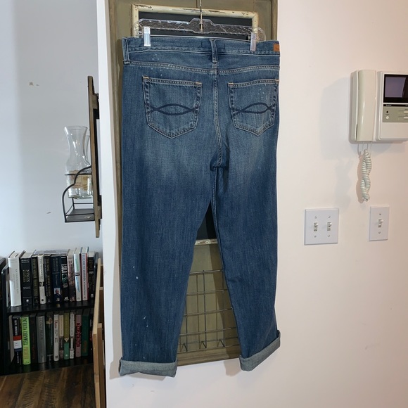 The A&F Boyfriend Straight Jean - Picture 6 of 7